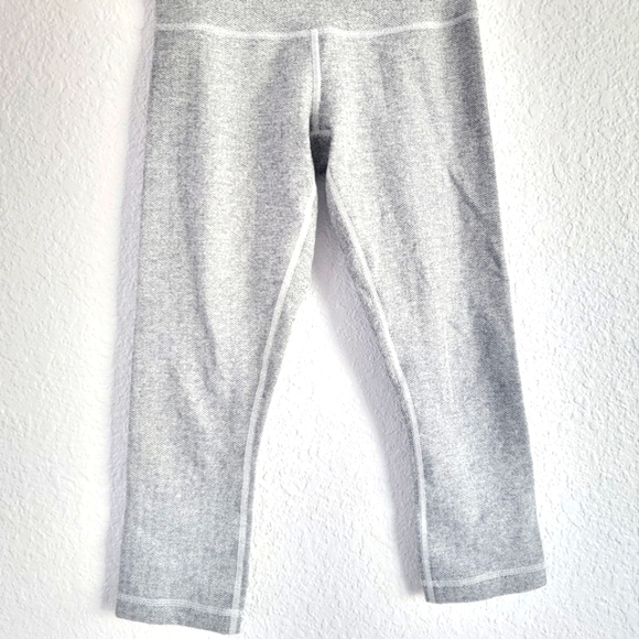 Lululemon Herringbone Light Gray Cropped Leggings Sz 4 Rare Pattern - Picture 10 of 14